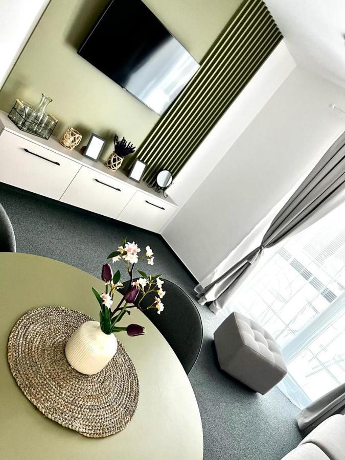 Urban Green Apartment Lipótszentmiklós Kültér fotó