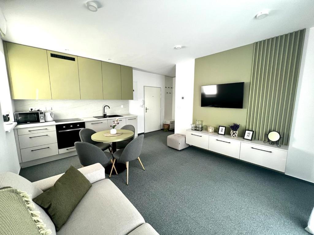 Urban Green Apartment Lipótszentmiklós Kültér fotó